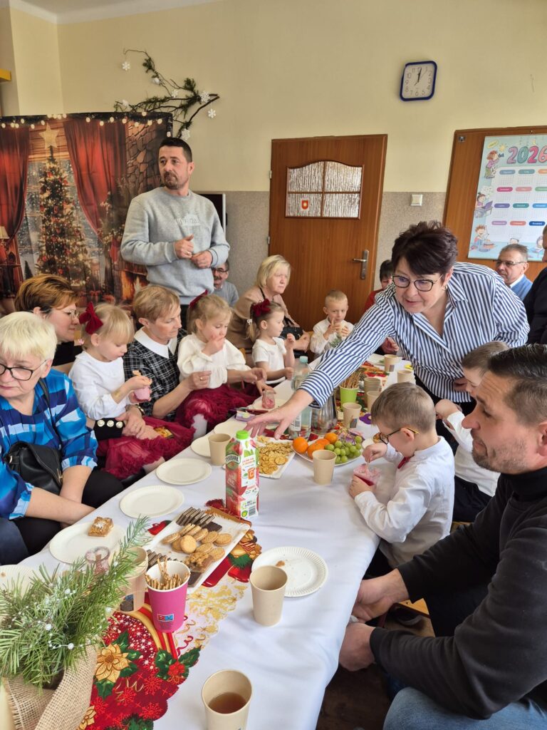 "Koncert dla Babci i Dziadziusia" w grupie "Wiewiórki".