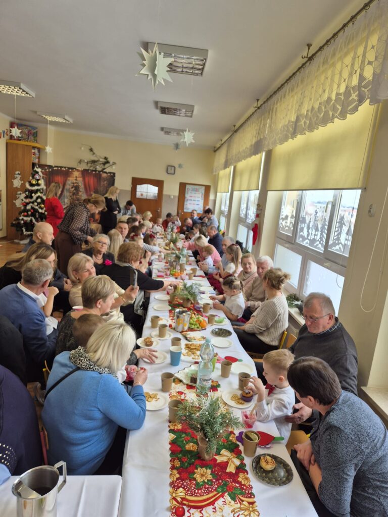 "Koncert dla Babci i Dziadziusia" w grupie "Wiewiórki".