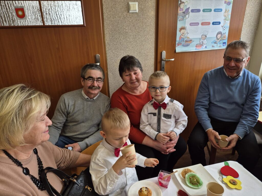 "Koncert dla Babci i Dziadziusia" w grupie "Wiewiórki".