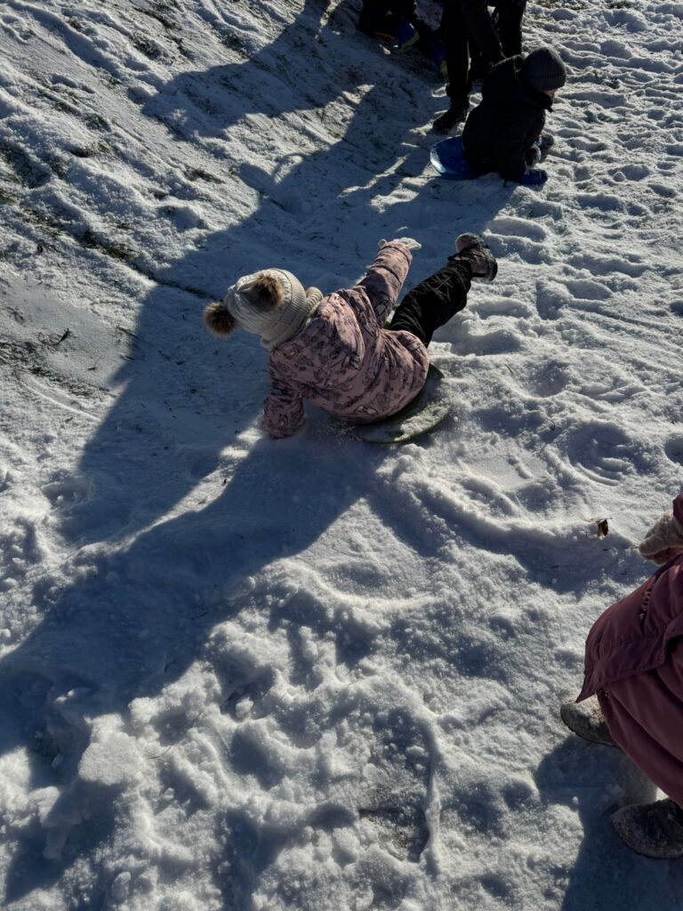 Zimowa Aktywność z "Biedronkami"                                   i "Sówkami".