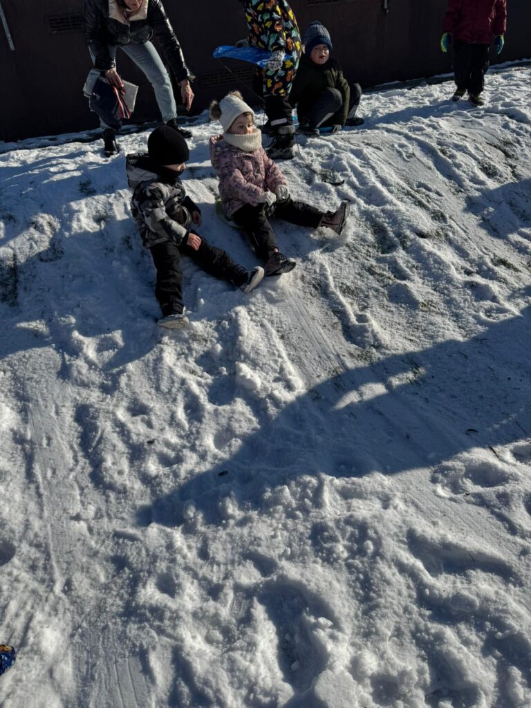 Zimowa Aktywność z "Biedronkami"                                   i "Sówkami".