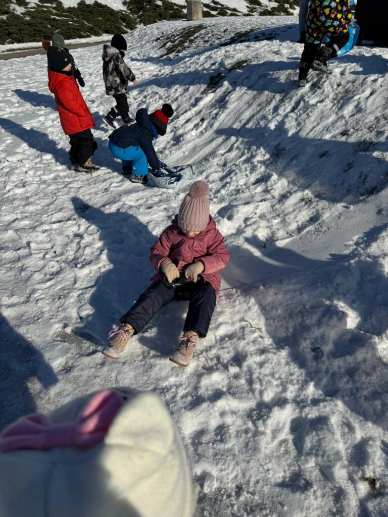 Zimowa Aktywność z "Biedronkami"                                   i "Sówkami".