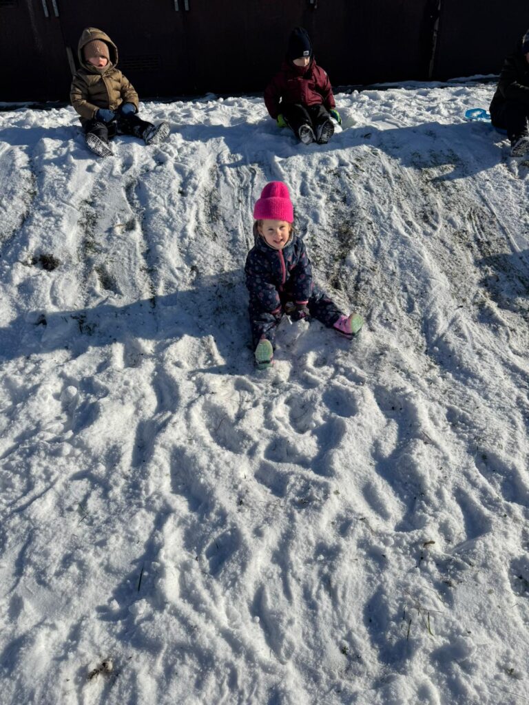 Zimowa Aktywność z "Biedronkami"                                   i "Sówkami".