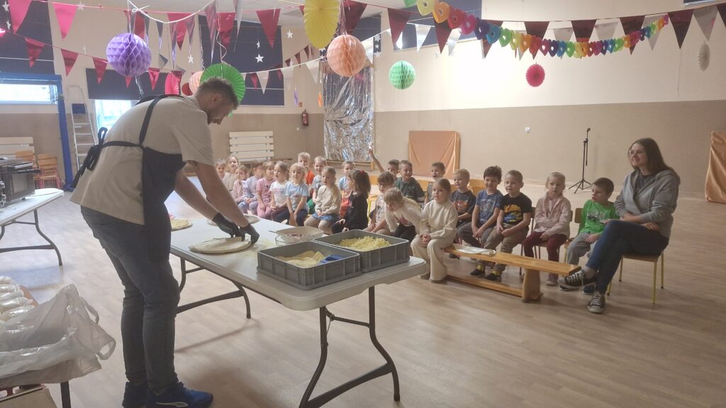 DZIEŃ PIZZY - GRUPA ŻYRAFKI 