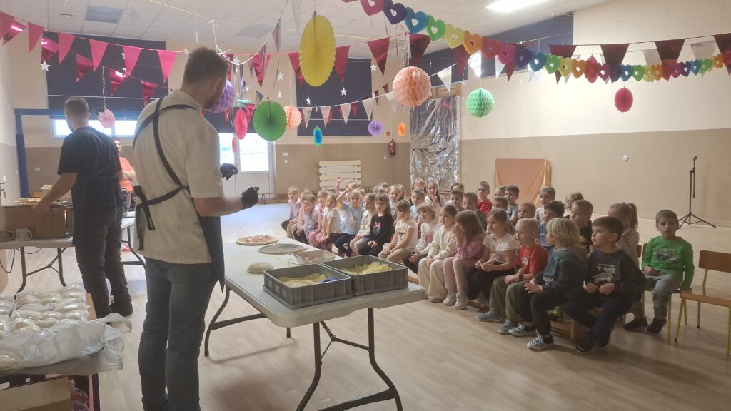 DZIEŃ PIZZY - GRUPA ŻYRAFKI 