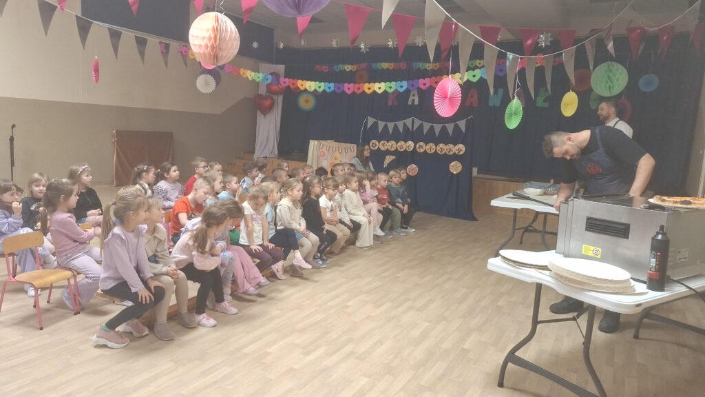 DZIEŃ PIZZY - GRUPA ŻYRAFKI 