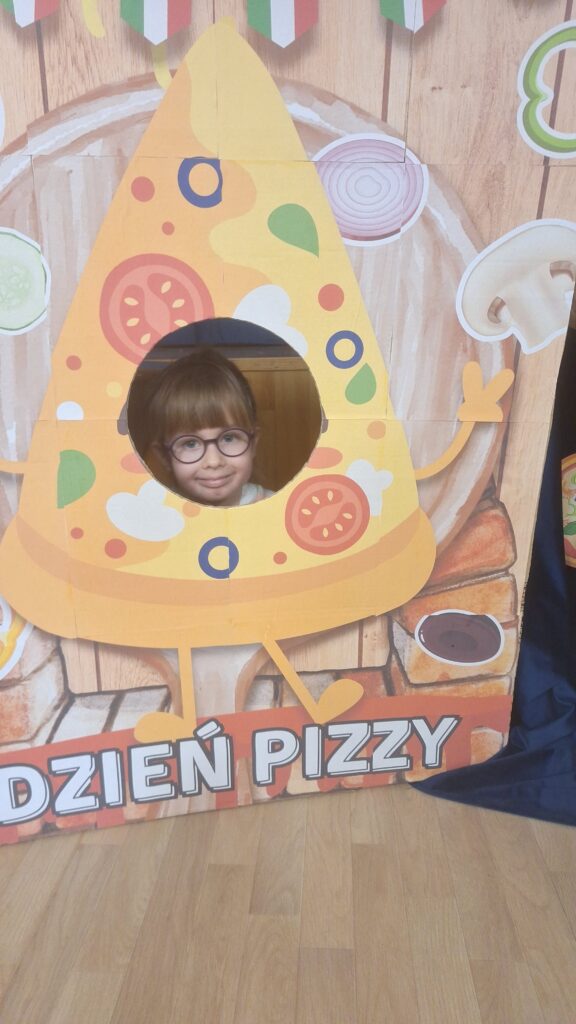 DZIEŃ PIZZY - GRUPA ŻYRAFKI 
