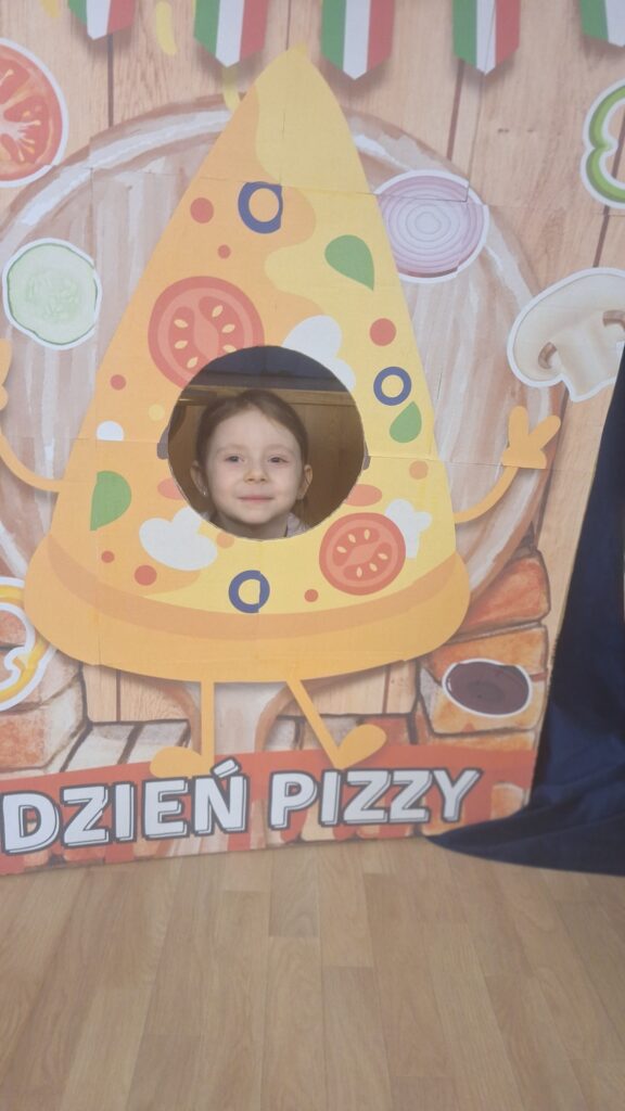 DZIEŃ PIZZY - GRUPA ŻYRAFKI 