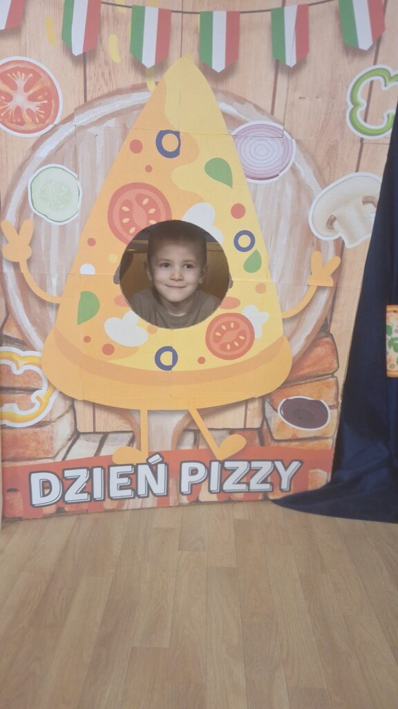 DZIEŃ PIZZY - GRUPA ŻYRAFKI 
