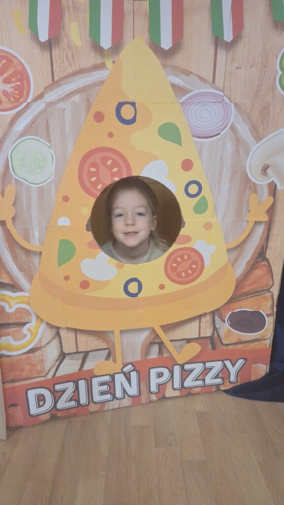 DZIEŃ PIZZY - GRUPA ŻYRAFKI 