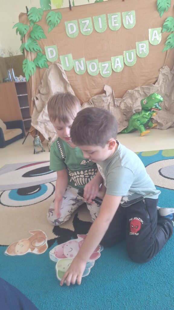 Dzień Dinozaura- grupa Żyrafki