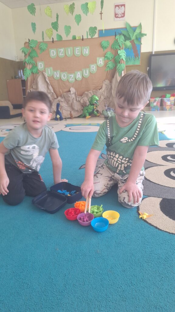 Dzień Dinozaura- grupa Żyrafki