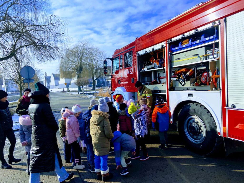 "Lekcja bezpieczeństwa nad lodem" – ćwiczenia ratownictwa lodowego w Busku-Zdroju.