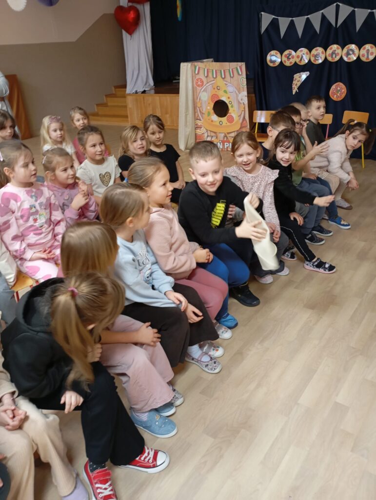 Dzień Pizzy w grupie "Pszczółki".