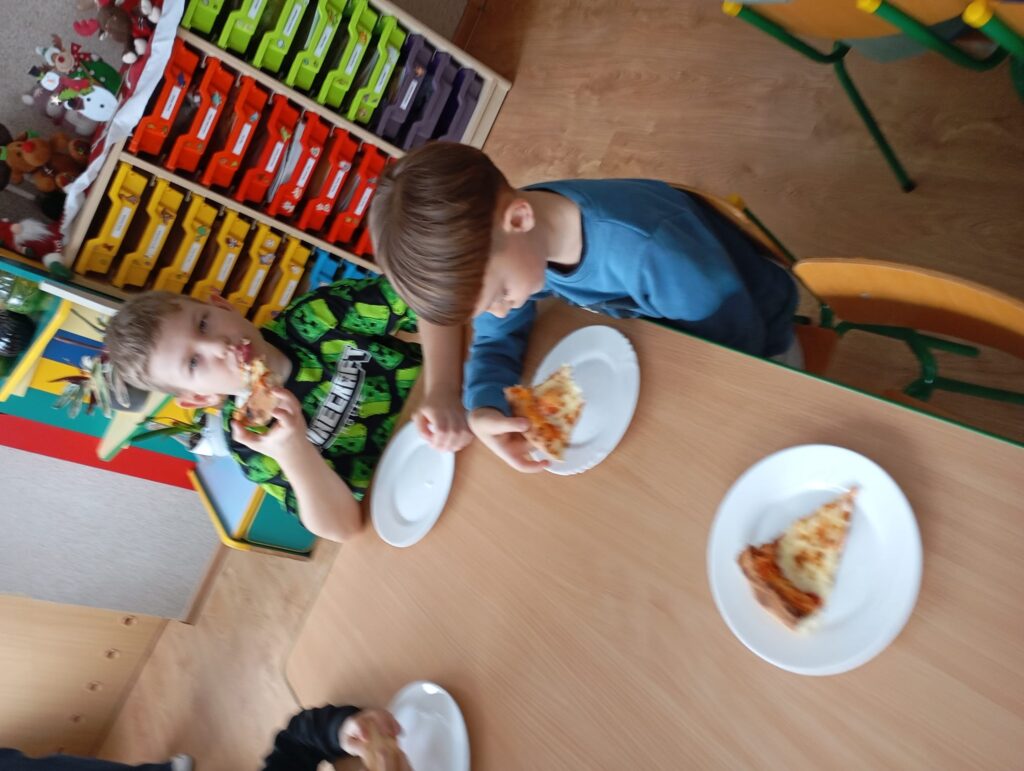 Dzień Pizzy w grupie "Pszczółki".
