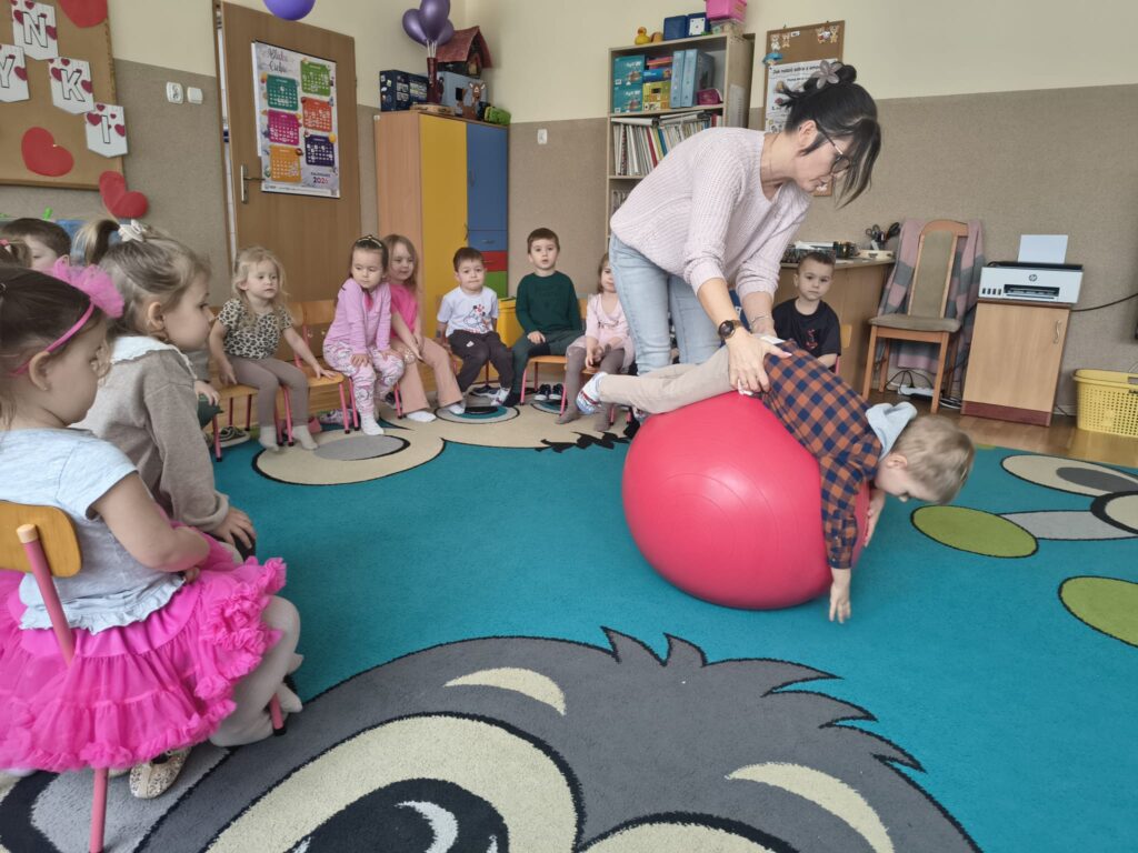 Codzienne zajęcia, gry i zabawy