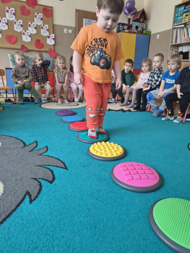 Codzienne zajęcia, gry i zabawy