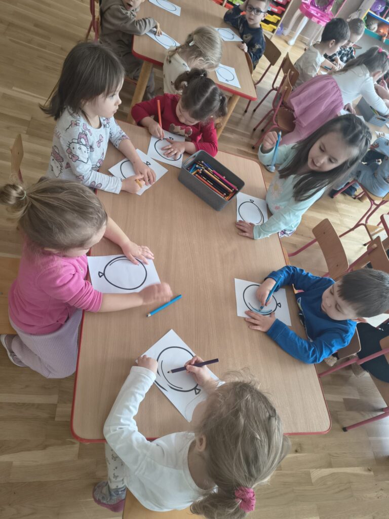 Codzienne zajęcia, gry i zabawy