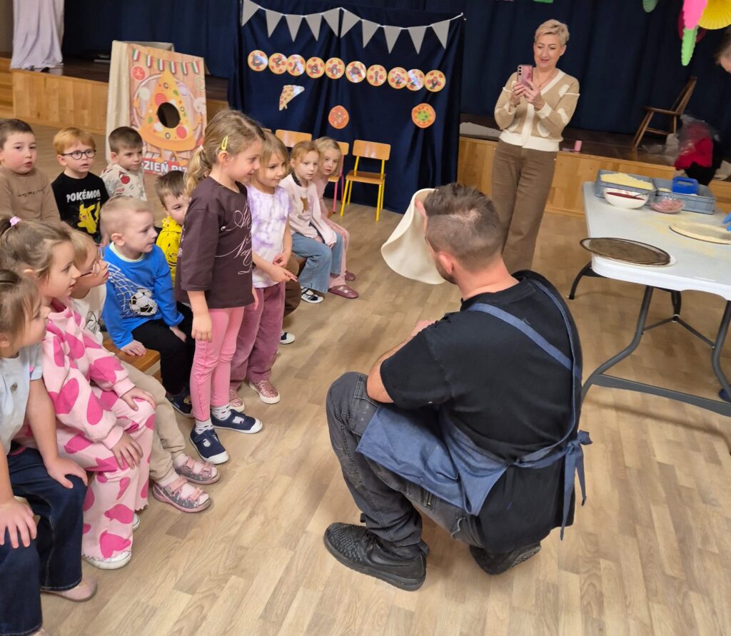 Dzień Pizzy w grupie "Wiewiórki".