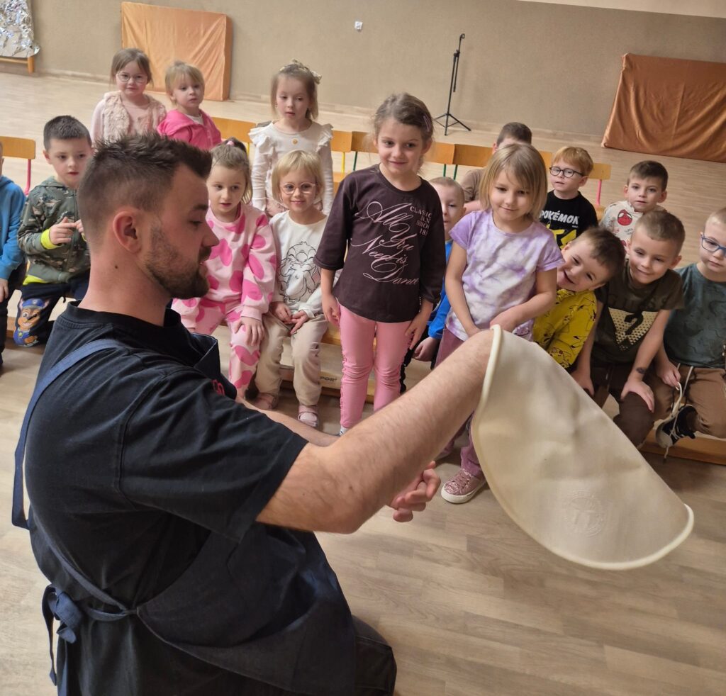 Dzień Pizzy w grupie "Wiewiórki".