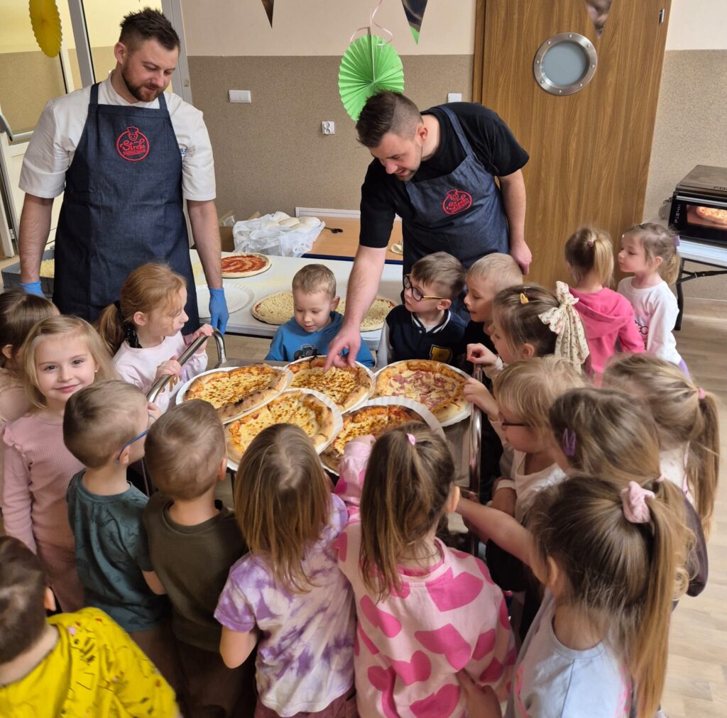 Dzień Pizzy w grupie "Wiewiórki".