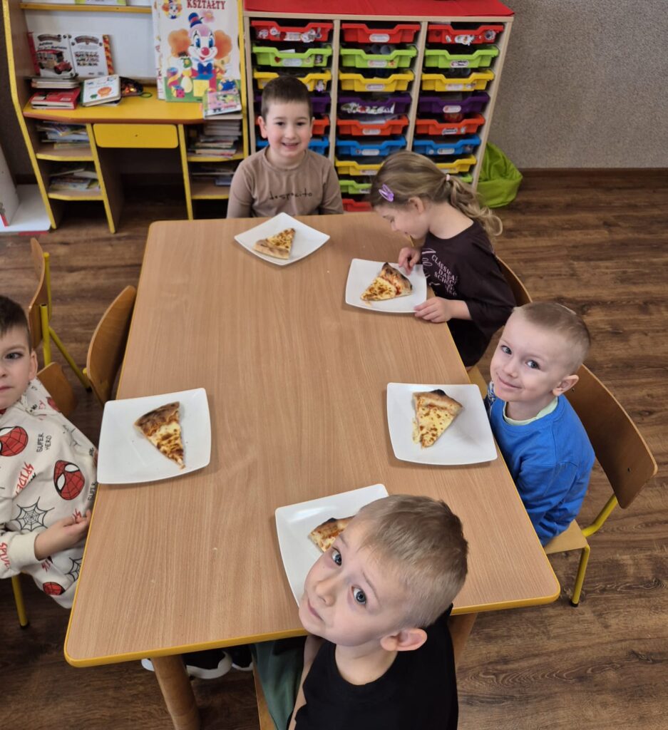 Dzień Pizzy w grupie "Wiewiórki".