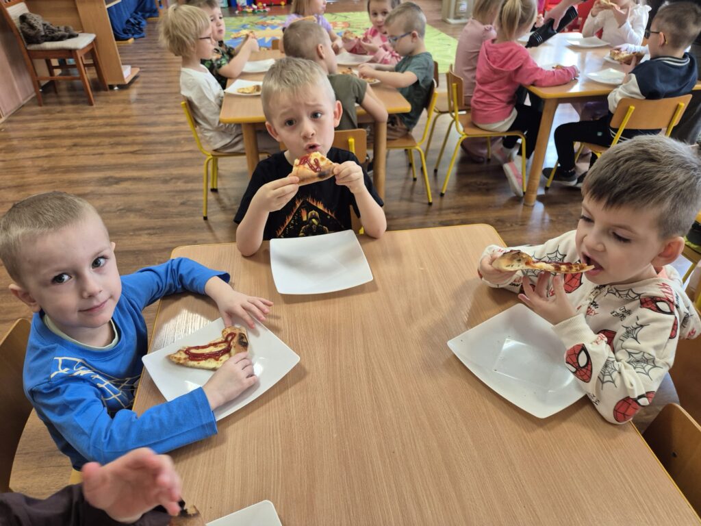 Dzień Pizzy w grupie "Wiewiórki".