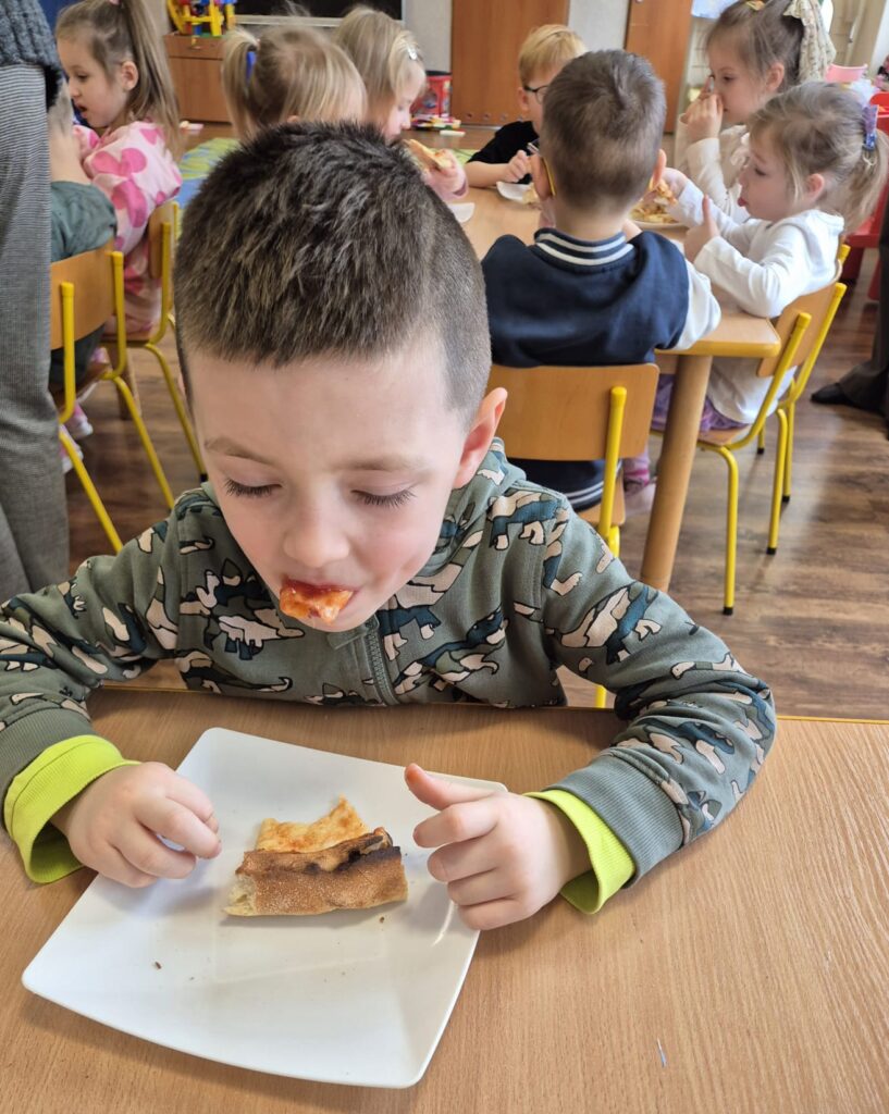 Dzień Pizzy w grupie "Wiewiórki".
