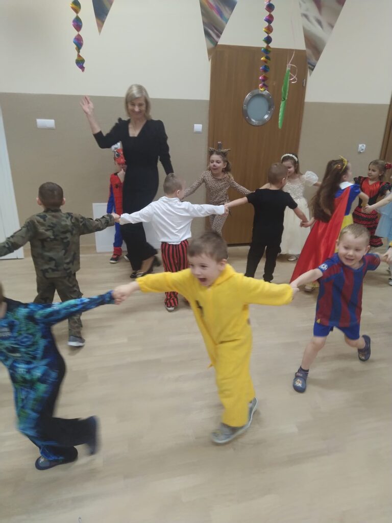 Bal Karnawałowy w grupie "Wiewiórki".