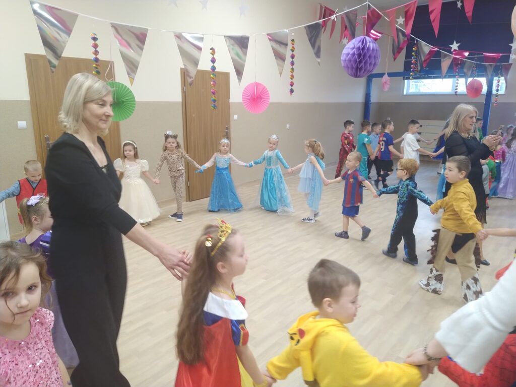 Bal Karnawałowy w grupie "Wiewiórki".