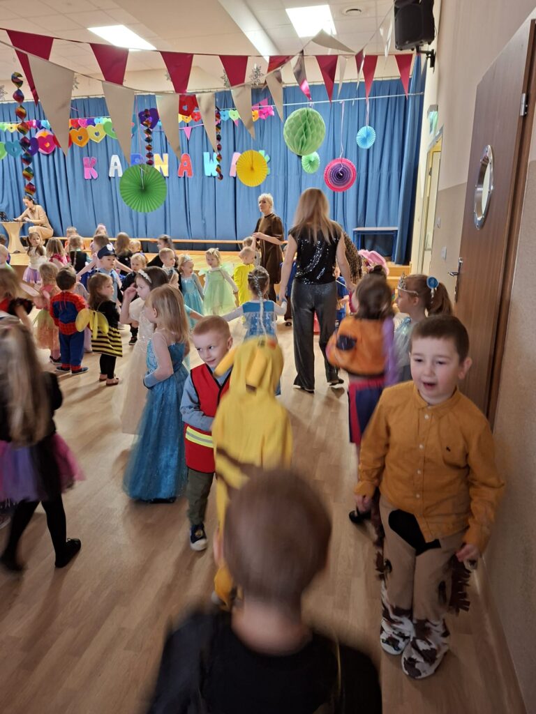 Bal Karnawałowy w grupie "Wiewiórki".
