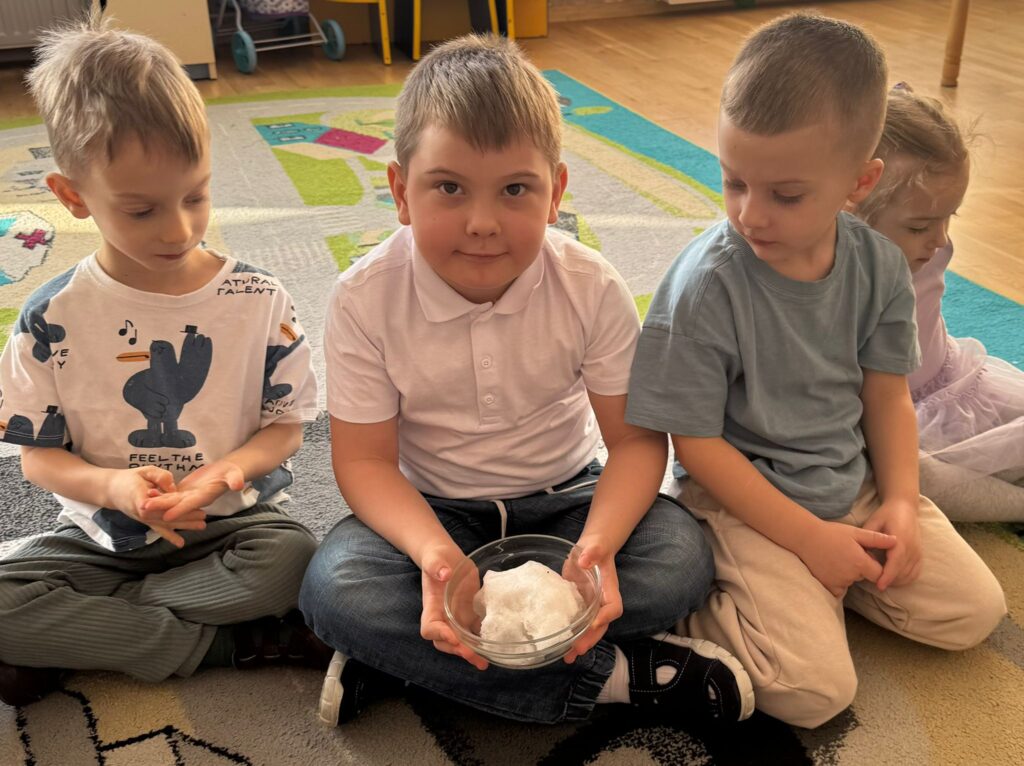 CZY ŚNIEG JEST CZYSTY?