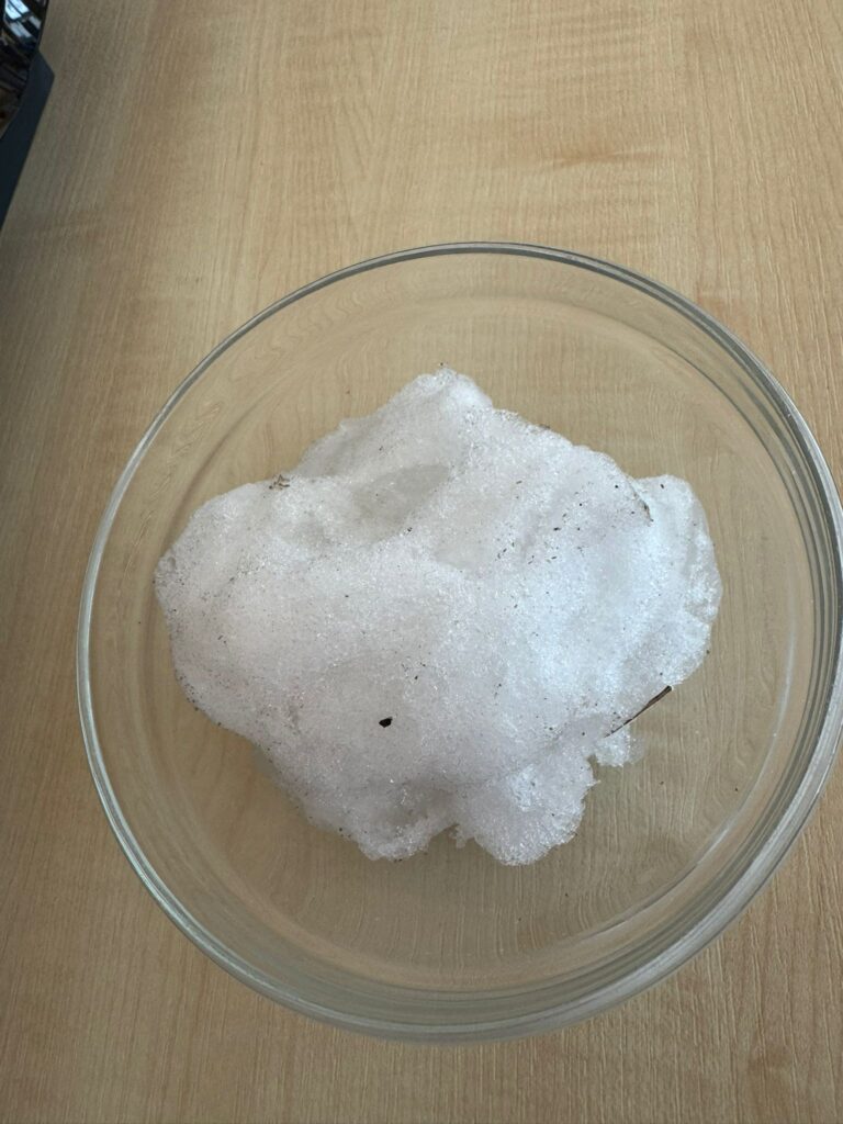 CZY ŚNIEG JEST CZYSTY?