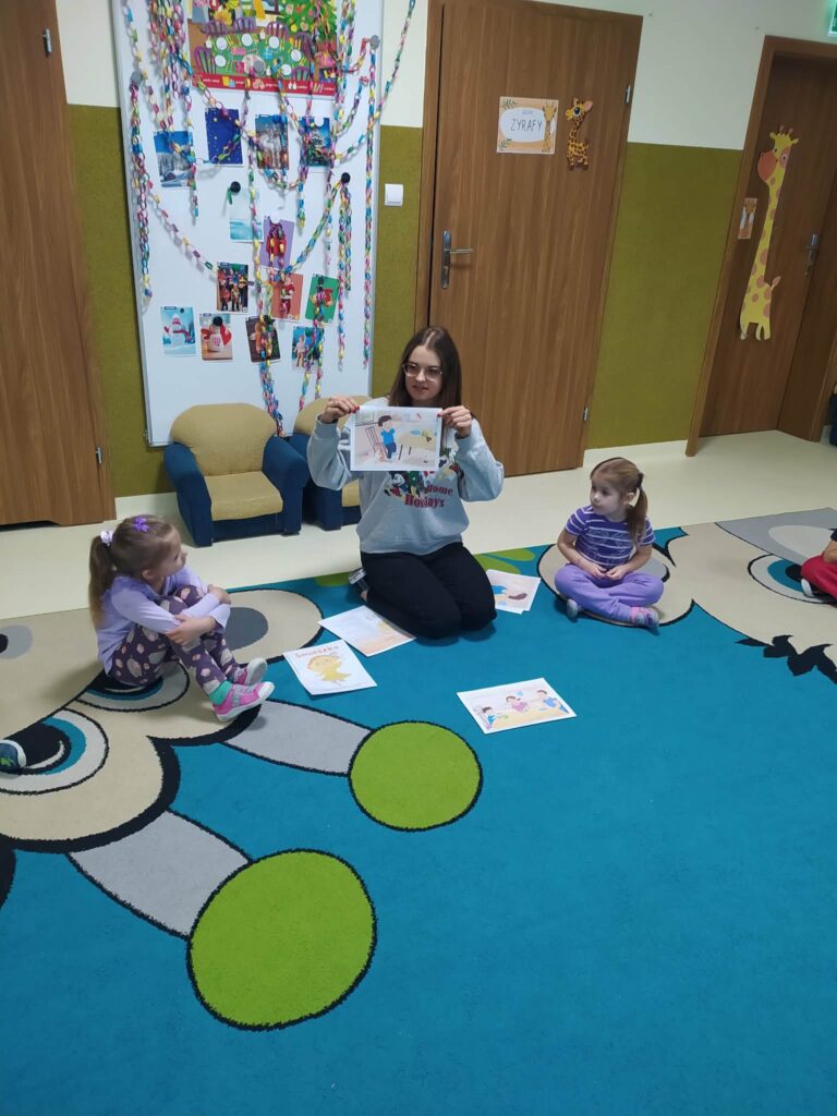 PROJEKT: ,,CZUCIAKI Z KRAINY EMOCJI" ŚMIESZKA Z WYSPY RADOŚCI