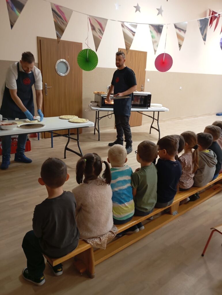Dzień Pizzy w grupie "Pszczółki".