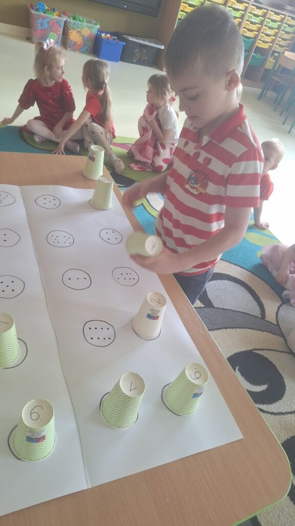 DZIEŃ MATEMATYKI W GRUPIE ŻYRAFKI 