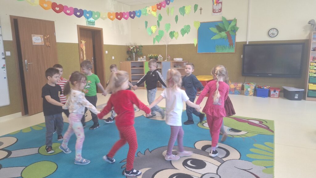 DZIEŃ KOBIET W GRUPIE ŻYRAFKI