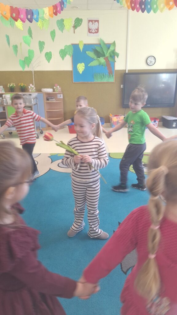 DZIEŃ KOBIET W GRUPIE ŻYRAFKI