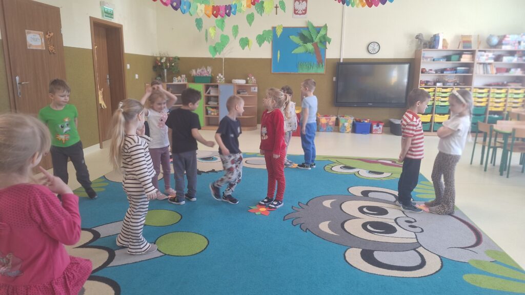 DZIEŃ KOBIET W GRUPIE ŻYRAFKI