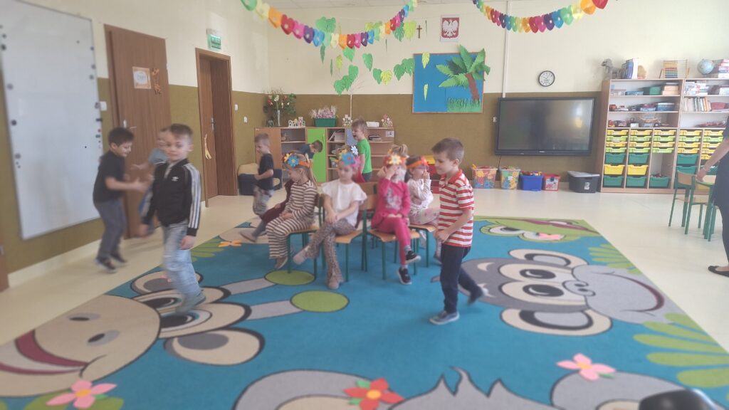 DZIEŃ KOBIET W GRUPIE ŻYRAFKI