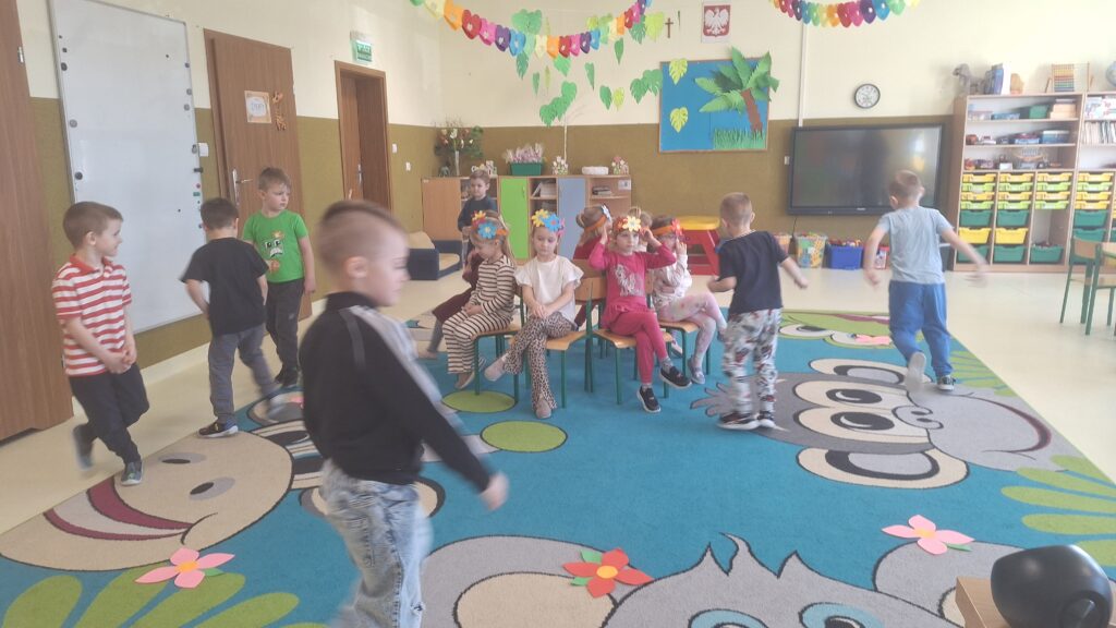 DZIEŃ KOBIET W GRUPIE ŻYRAFKI