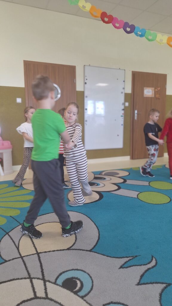 DZIEŃ KOBIET W GRUPIE ŻYRAFKI