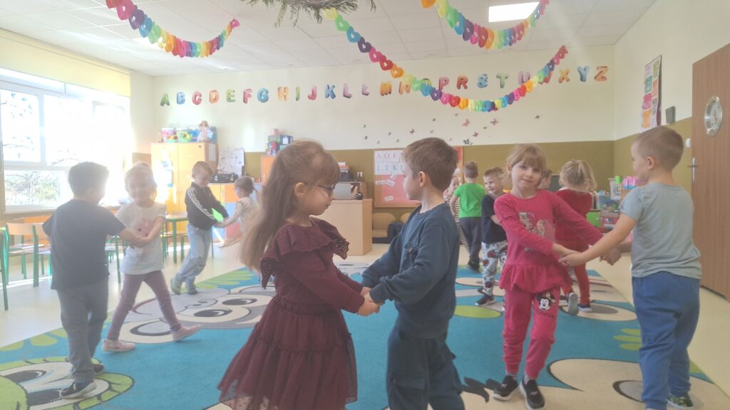 DZIEŃ KOBIET W GRUPIE ŻYRAFKI