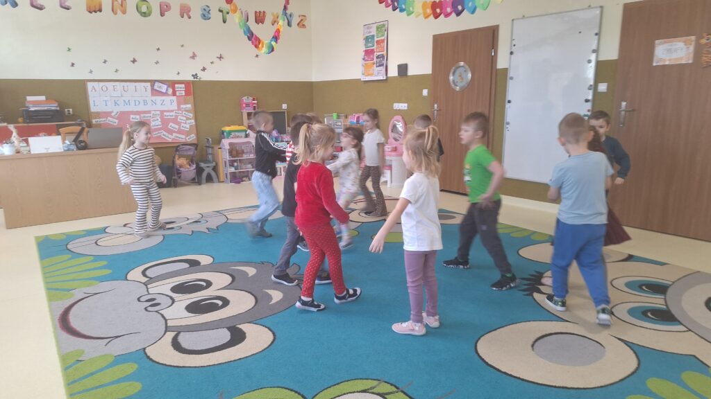 DZIEŃ KOBIET W GRUPIE ŻYRAFKI