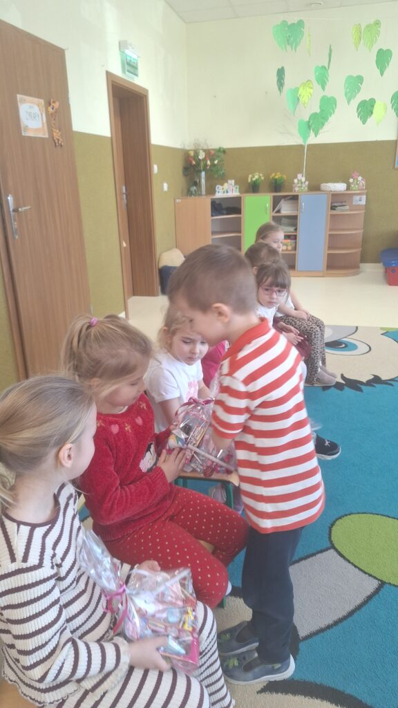 DZIEŃ KOBIET W GRUPIE ŻYRAFKI