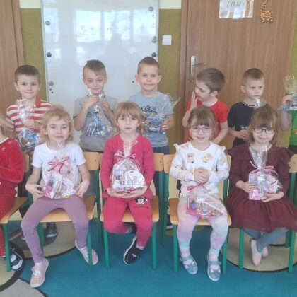 DZIEŃ KOBIET W GRUPIE ŻYRAFKI