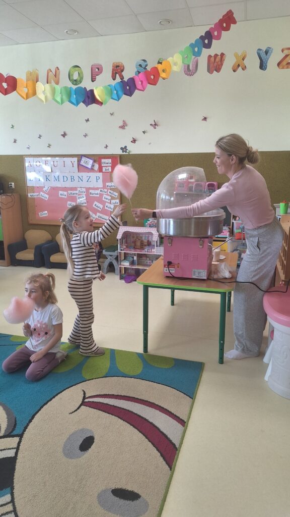 DZIEŃ KOBIET W GRUPIE ŻYRAFKI