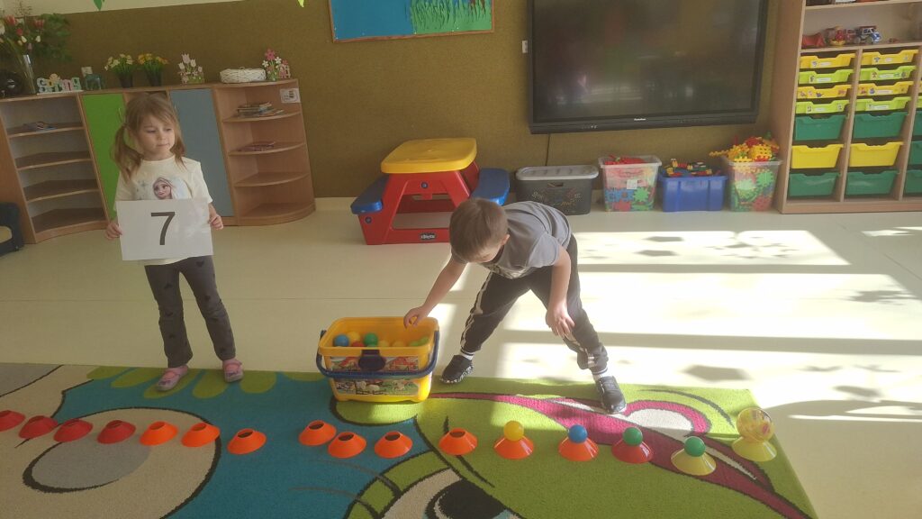 DZIEŃ MATEMATYKI W GRUPIE ŻYRAFKI 