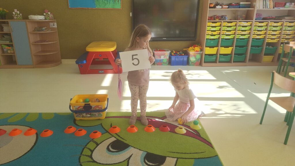 DZIEŃ MATEMATYKI W GRUPIE ŻYRAFKI 