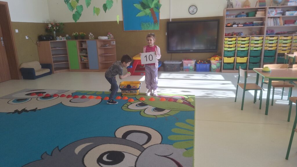 DZIEŃ MATEMATYKI W GRUPIE ŻYRAFKI 